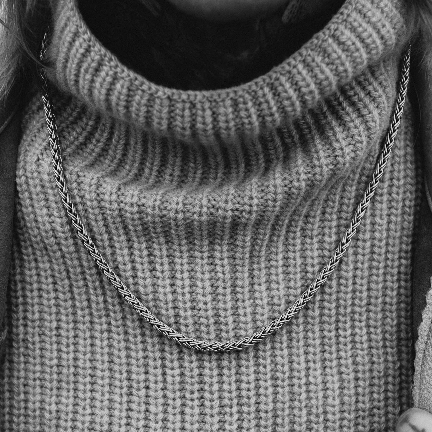 Scorpion x Woven Chain
