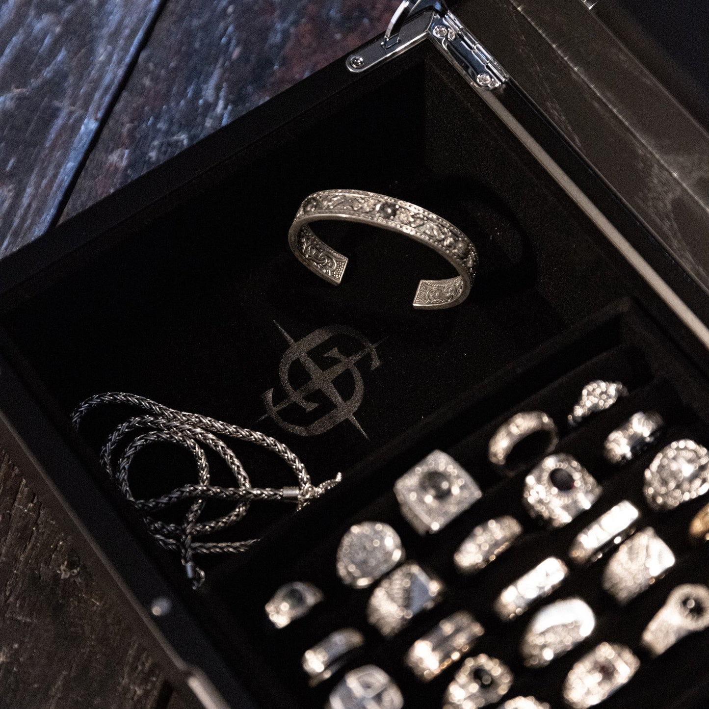 Reliquary x Black