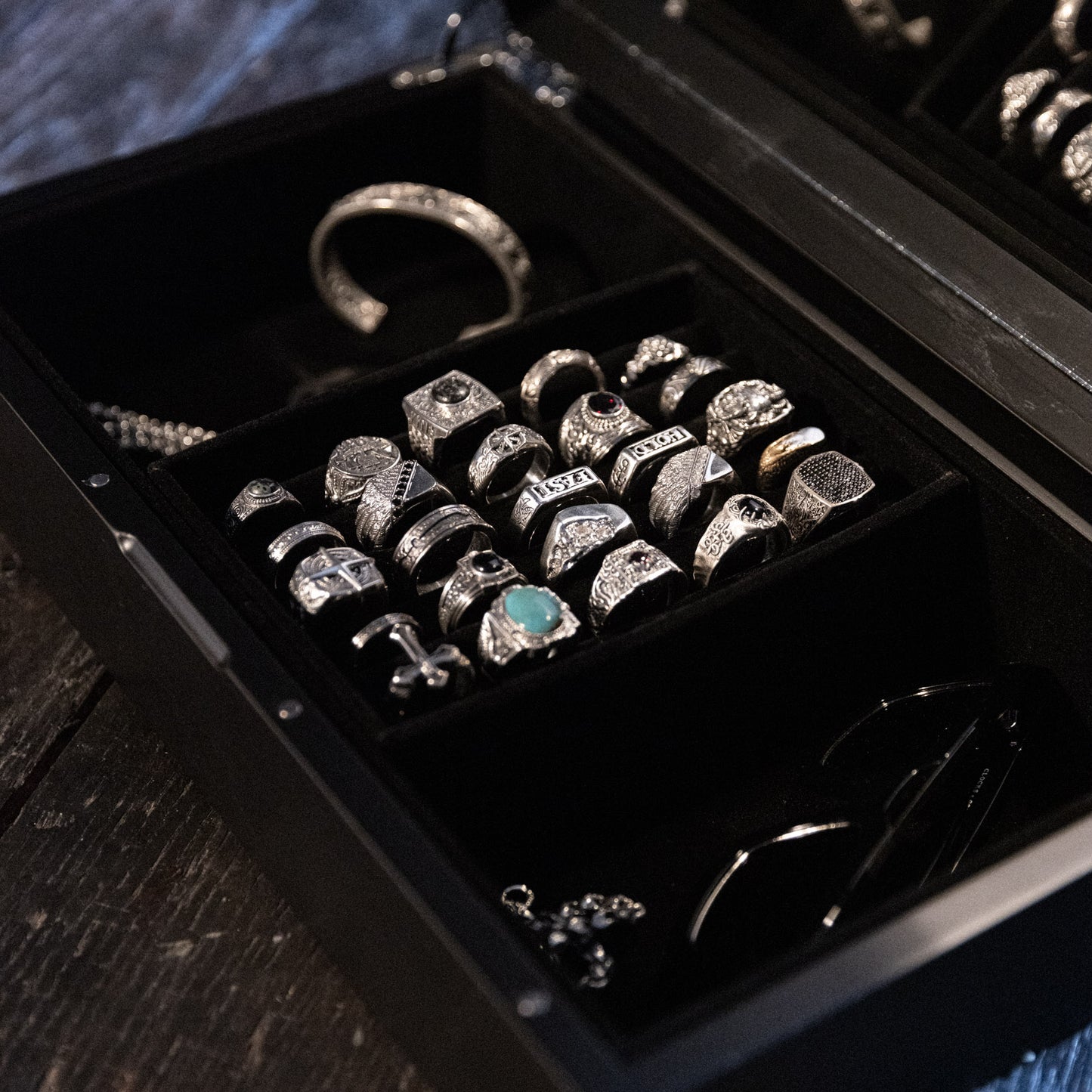 Reliquary x Black